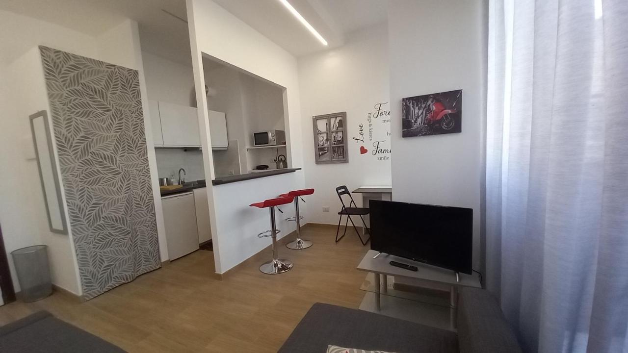 Crystal Apartment โรม ภายนอก รูปภาพ