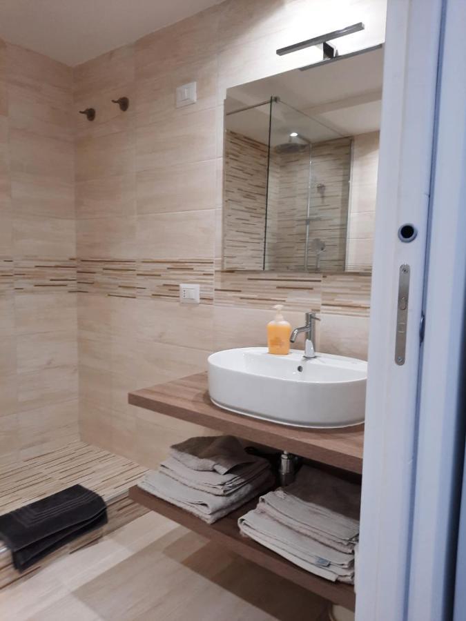 Crystal Apartment โรม ภายนอก รูปภาพ