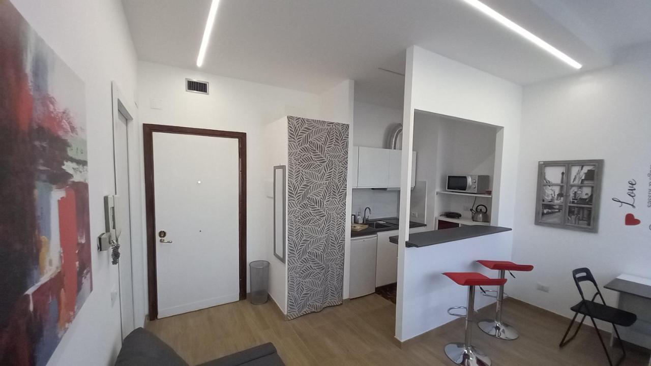 Crystal Apartment โรม ภายนอก รูปภาพ